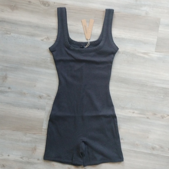 Brand New Skims ribbed onesie bodysuit xs - Picture 3 of 3